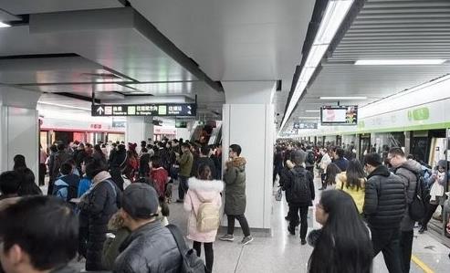 杭州地铁单日客流量突破200万 创历史新高