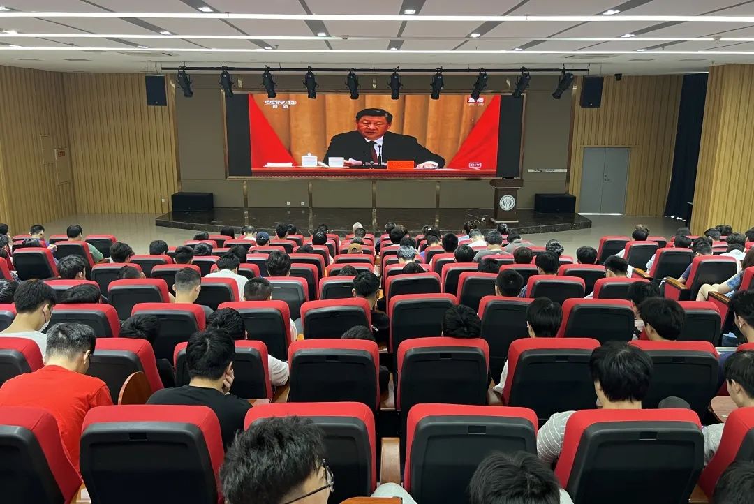 我校组织收看庆祝中国共产主义青年团成立100周年大会