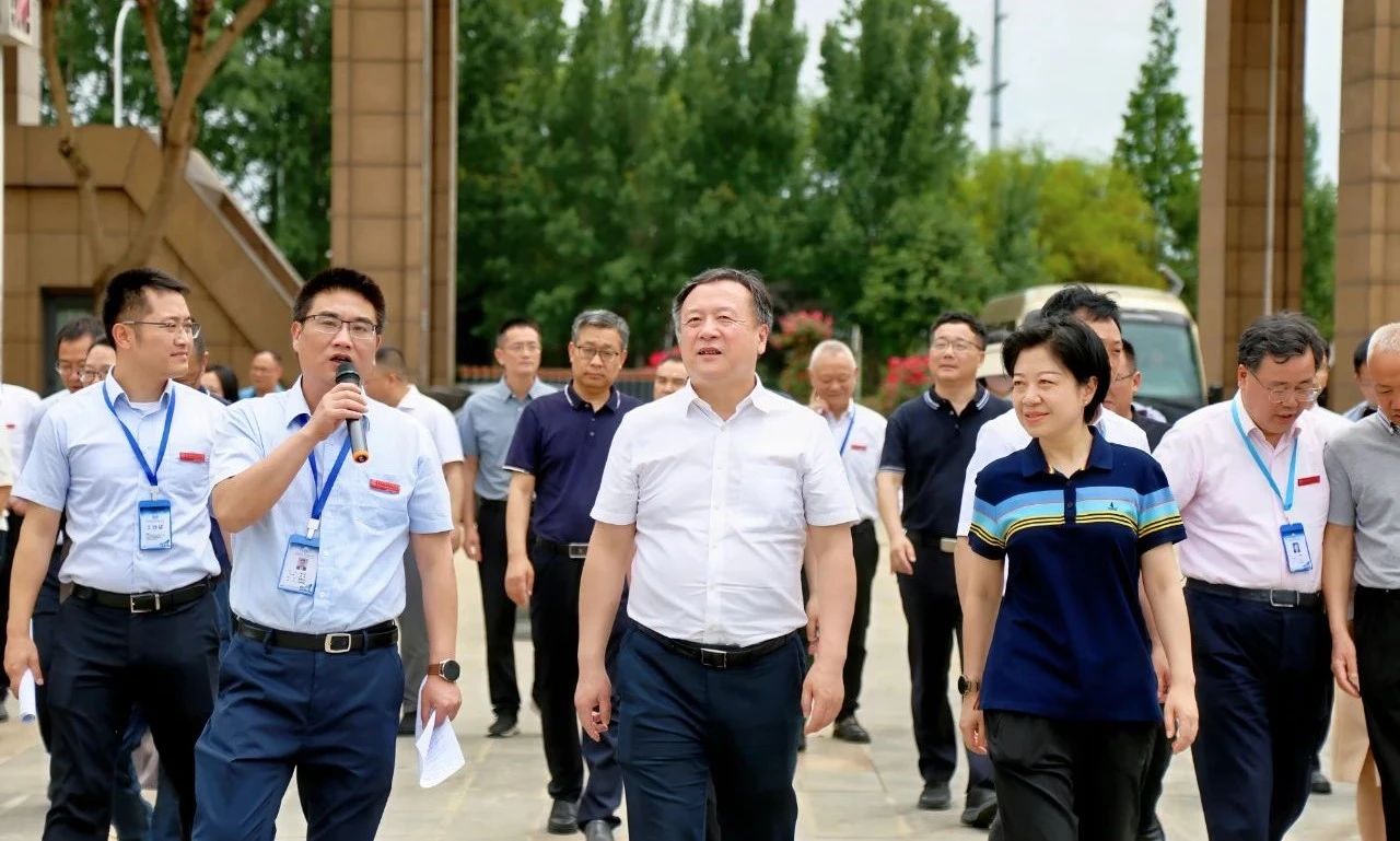 省政协副主席许唯临院士一行莅临我校调研指导