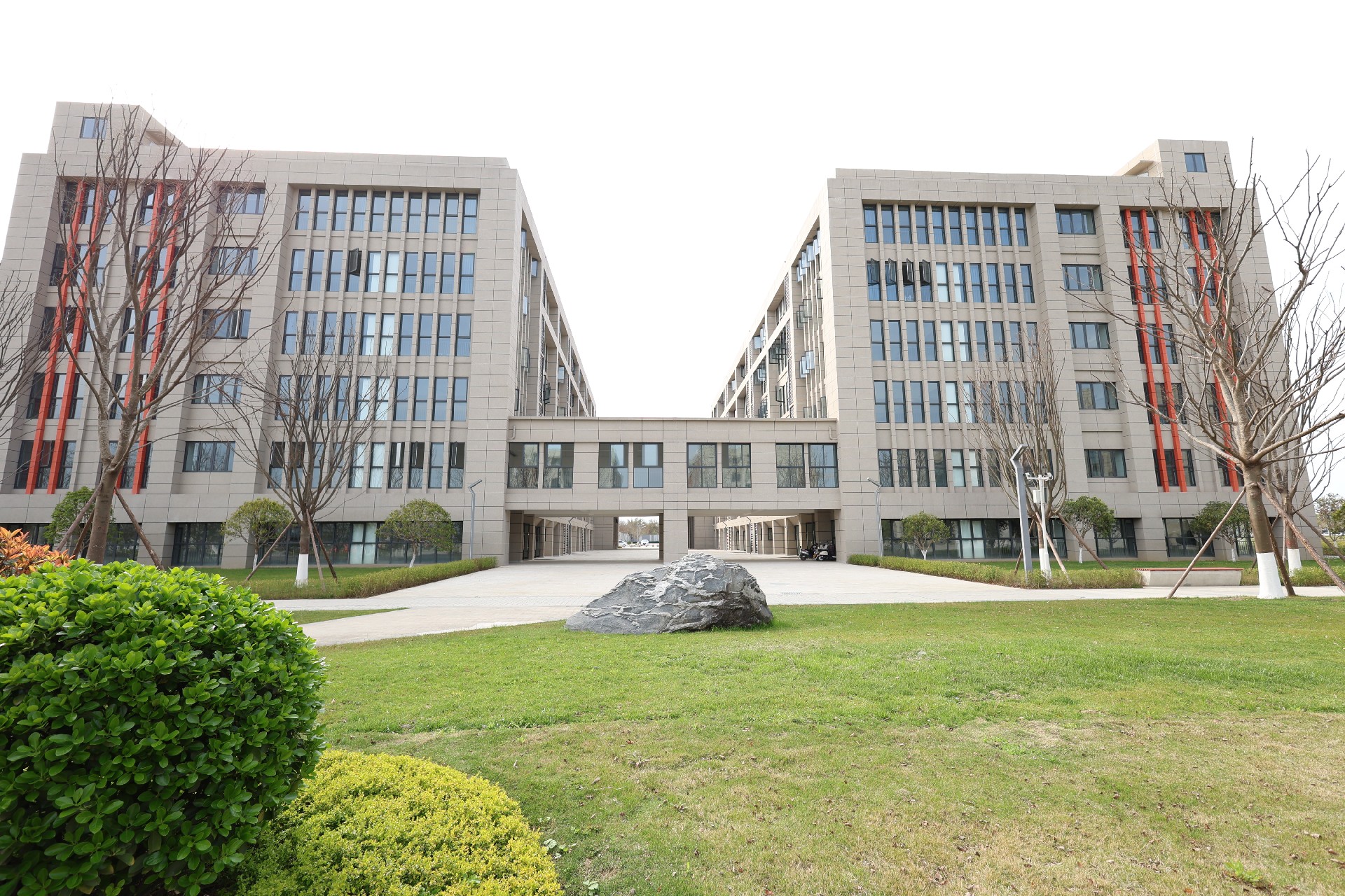 喜报！我校74名学子获评四川省优秀大学毕业生