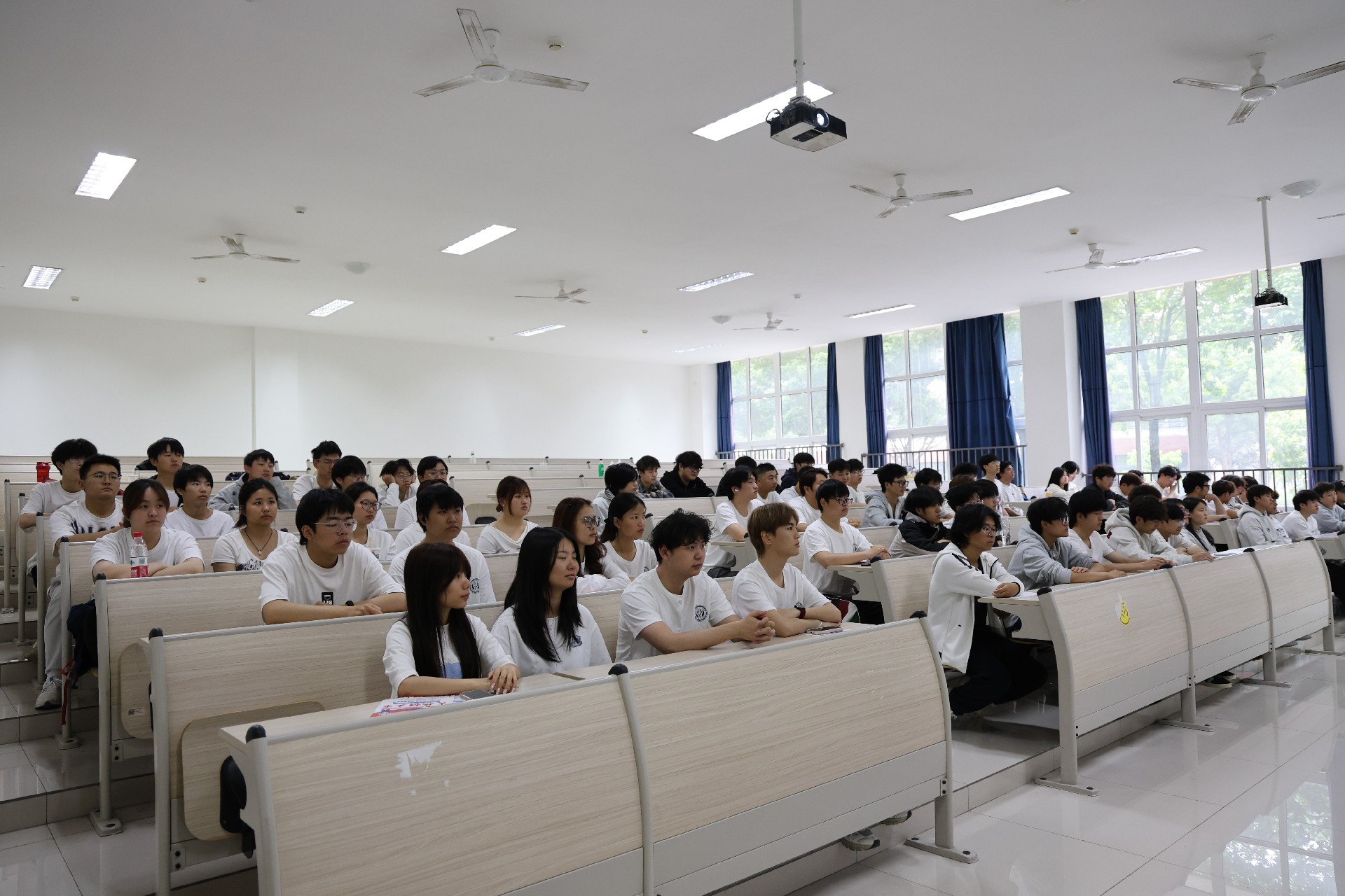 聚力打磨思政课 守正创新育新人 ——马克思主义学院开展《习近平新时代中国特色社会主义思想概论》教学研讨会