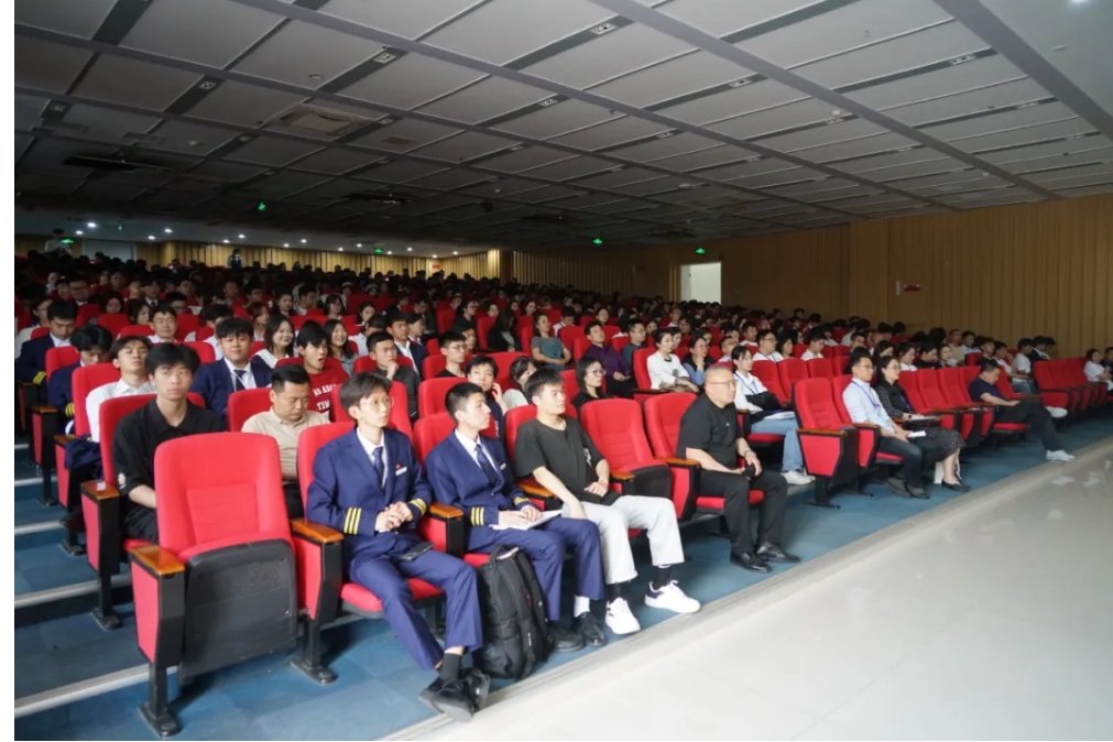 争做新时代的一缕阳光 | 首部思政课题材电影《我要当老师》在德阳交院师生中反响热烈！