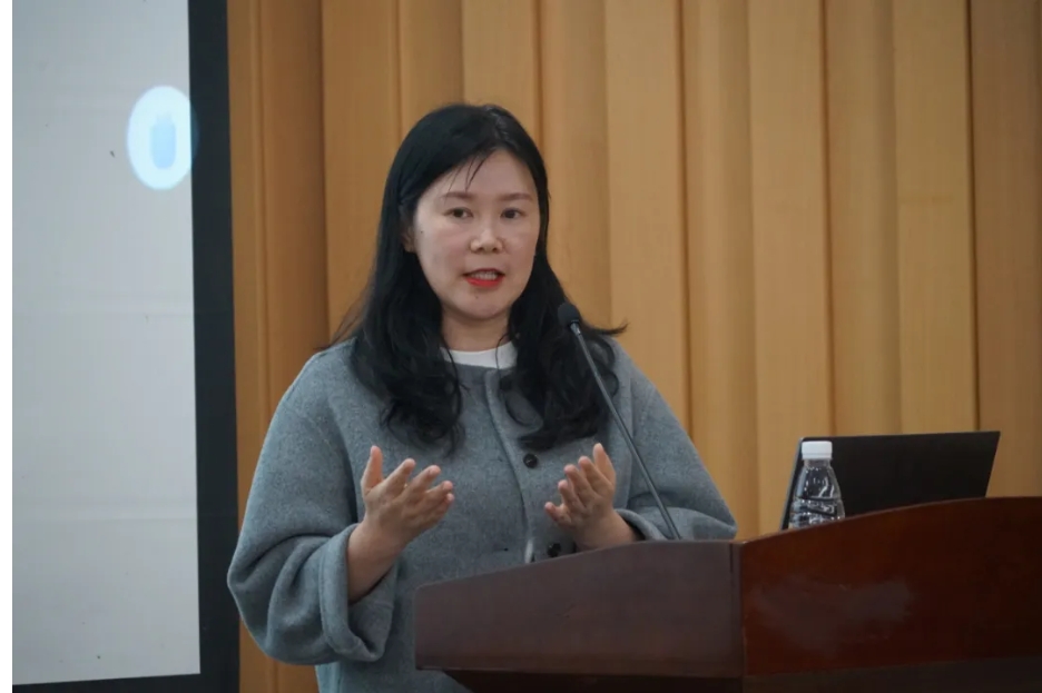 学校召开课程思政专题培训工作会